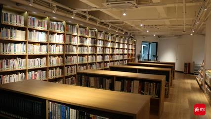 大隱隱于二沙島:打卡全國首家面向公眾開放的美術圖書館