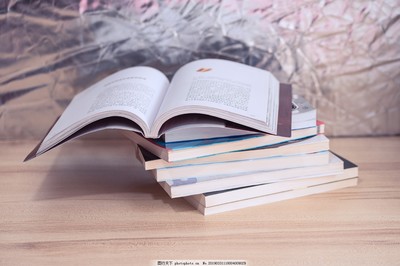 摞起來的書本書籍讀書日圖片
